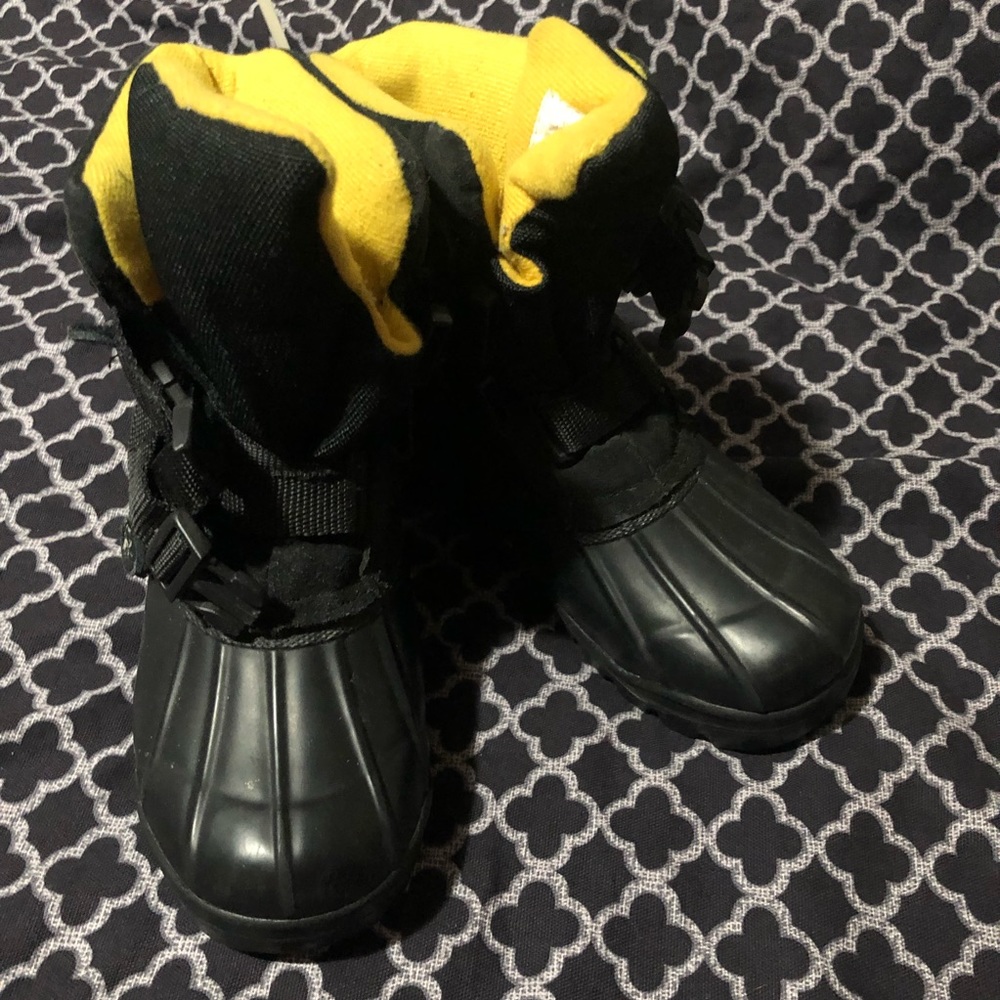 Thom McAn Black Yellow Insulated Leather Rubber Snow Boots Youth Size 2 Buckle